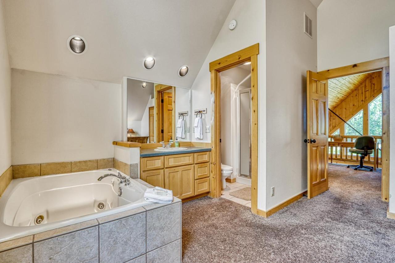 Eagle Crest Resort Cabin Редмонд Экстерьер фото